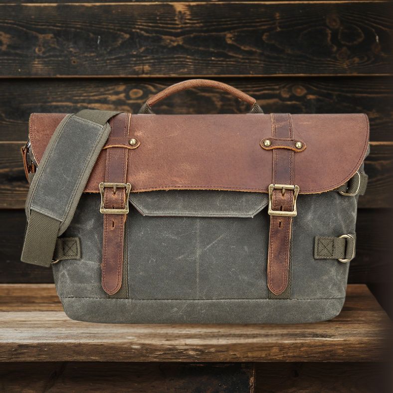 Camera Messenger Bag | TALLIN