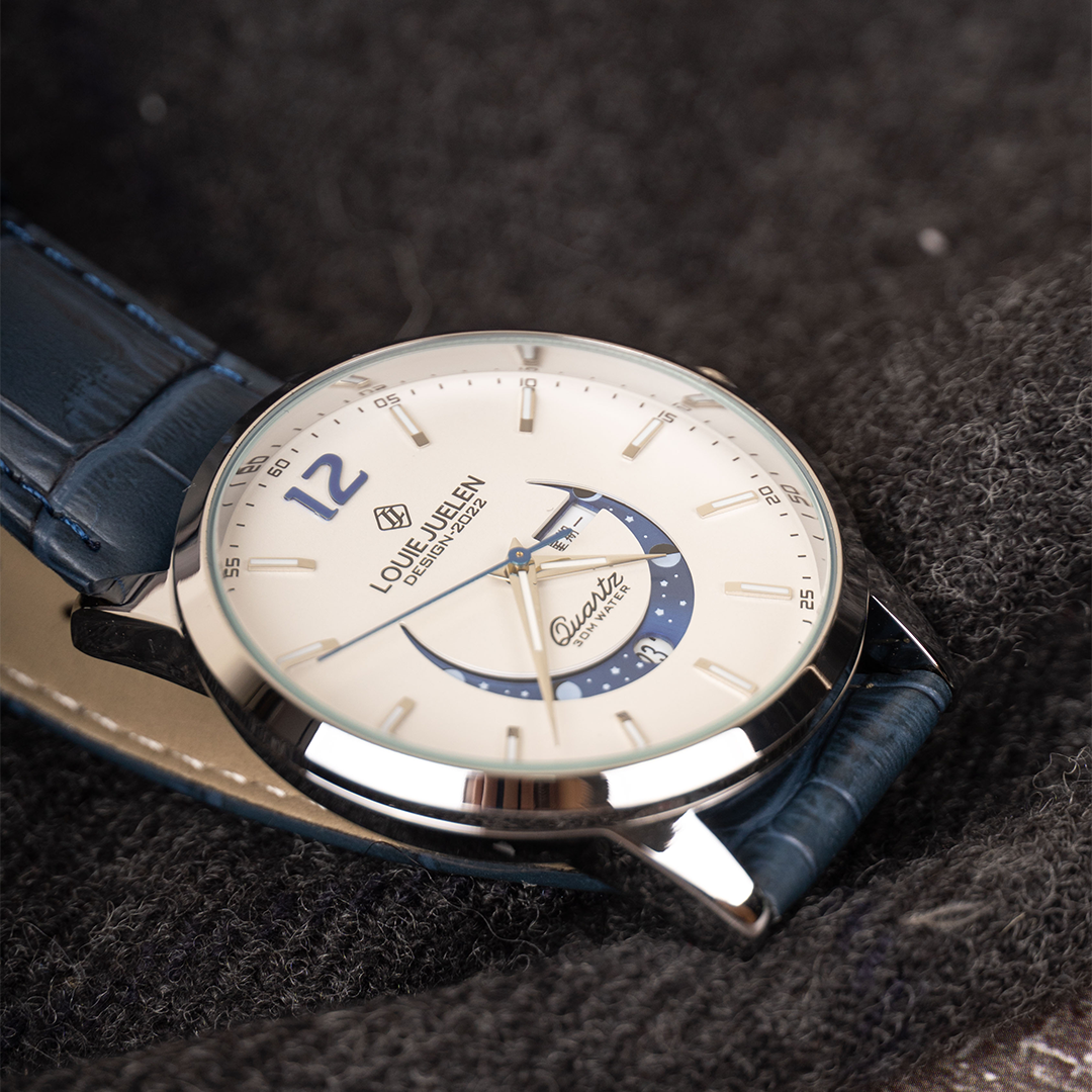 Elegant Moonphase Watch with Luminous Weekday Calendar